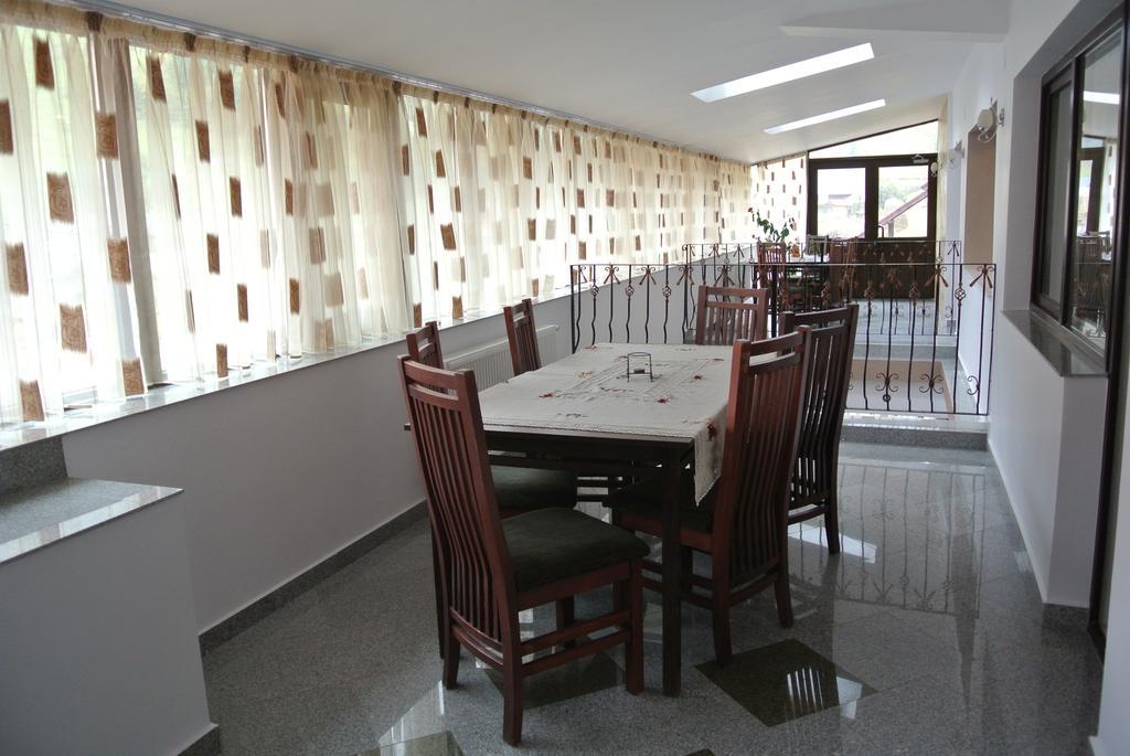 Pensiune Restaurant Piatra Craiului Dîmbovicioara Eksteriør billede
